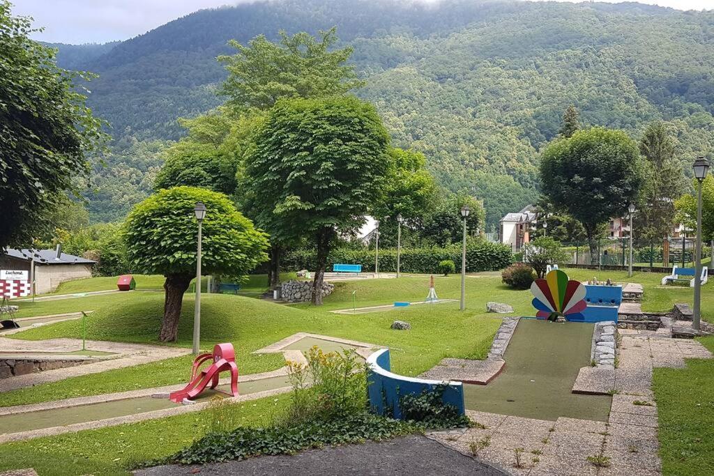 Grand T2 Calme Et Cosy Au « Pyrenees Palace » Bagnères-de-Luchon المظهر الخارجي الصورة