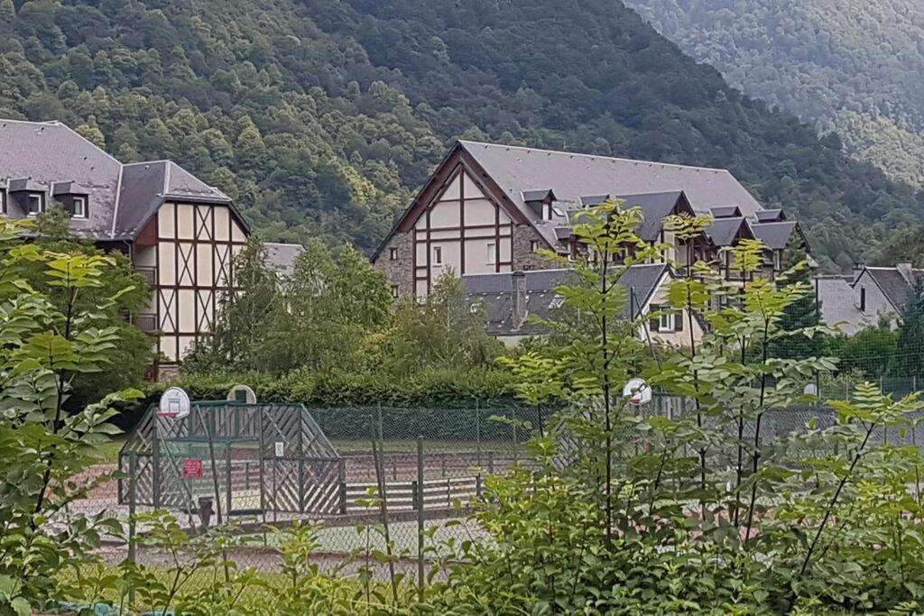 Grand T2 Calme Et Cosy Au « Pyrenees Palace » Bagnères-de-Luchon المظهر الخارجي الصورة